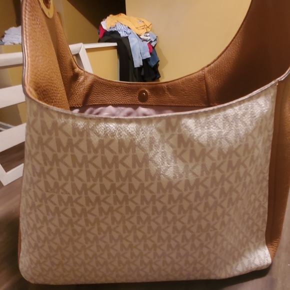 Michael Kors handbag - Picture 1 of 5
